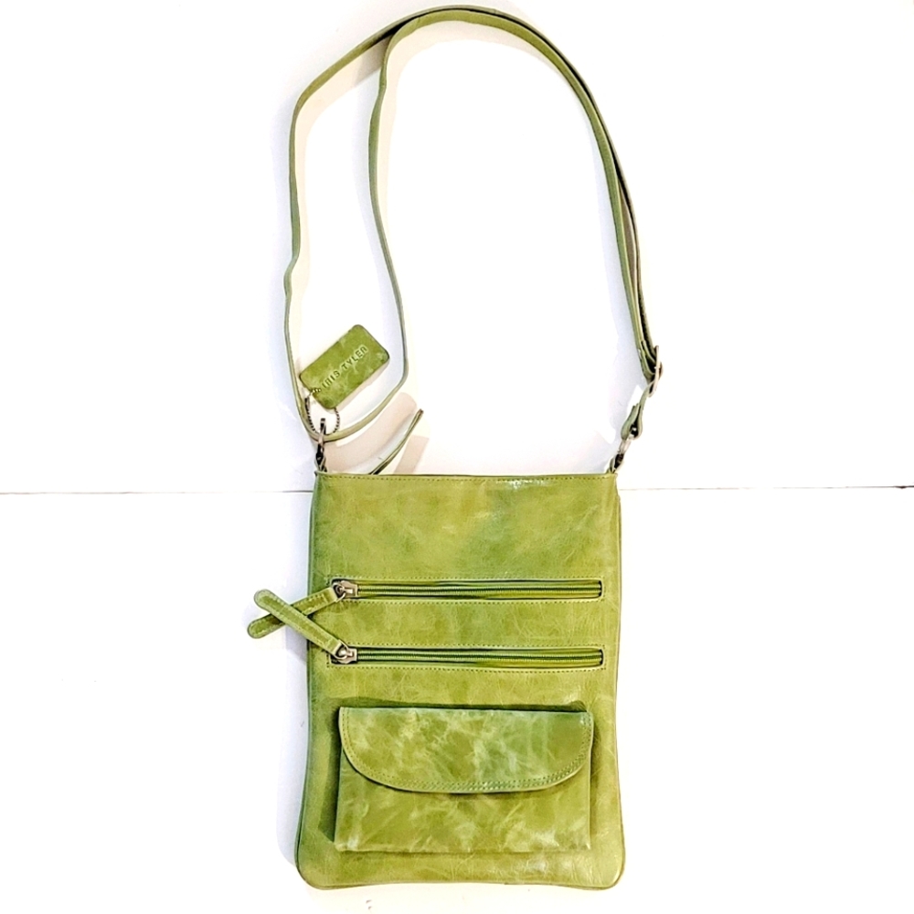 NWOT Green leather purse